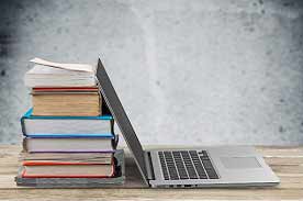 online education advantages over traditional education 