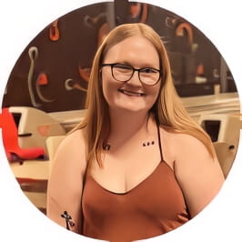 Penn Foster graduate, Alayna. 